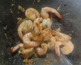 รูปขั้นตอนการทำที่ 2 ของ กุ้งคั่วกระเทียม