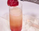 Foto del paso 1 de la receta: Cocktail Festivo de Cava y fresas