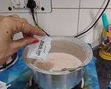 A picture of step 3 of Gulkand Kulfi.