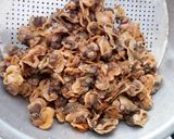 Foto langkah ke 2 dari resep Tumis Kerang Simpelll.