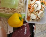 A picture of step 1 of Beef Stir fry with Beansprouts.