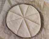 صورة لخطوة 1 من وصفة رغيف الجبن 🧀🍞