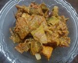 A picture of step 3 of Karele gosht.