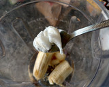 Foto del paso 3 de la receta: Licuado de banana y kale 🍌🌿