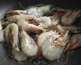 รูปขั้นตอนการทำที่ 1 ของ กุ้งแชบ๊วยอบเกลือ