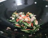 Foto langkah ke 3 dari resep Tumis Buncis, Jamur, Bunga Kol Teri Pedas.