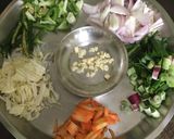 A picture of step 1 of Burnt Garlic Veg Fried Rice.