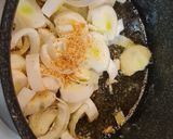 Foto del paso 6 de la receta: Albóndigas de carrillera ibérica en salsa de queso, berenjena y calabacín