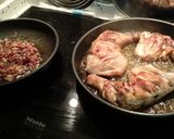 Foto del paso 10 de la receta Traseros de pollo frito y judías verdes con jamón