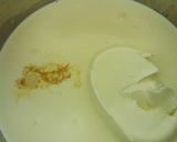 Foto del paso 3 de la receta: Flan de queso con piña, almendras laminadas caramelizadas y nata