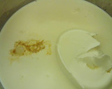 Foto del paso 3 de la receta: Flan de queso con piña, almendras laminadas caramelizadas y nata