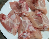 Foto del paso 1 de la receta: Pollo a la cerveza con corazones de alcachofa