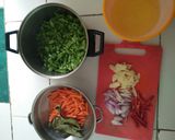 Foto langkah ke 1 dari resep Sayur buncis, wortel orak arik.