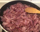 Foto del paso 3 de la receta: Budín de cebolla morada