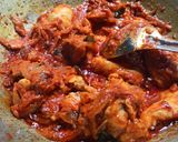A picture of step 3 of Spicy chicken curry.