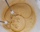 A picture of step 4 of Apple cake.