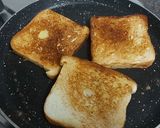 बटर रोस्टेड ब्रेड, अंडा आॅमलेट (anda omelette recipe in marathi) रेसिपी स्टेप 3 फोटो