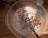 A picture of step 4 of Apple cake.
