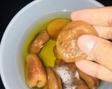 A picture of step 1 of Sugarfree Fig and Apricot Milkshake.