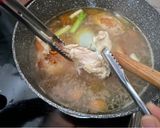 Foto langkah ke 5 dari resep Sup Ayam ala FamilyA.