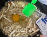 Foto langkah ke 3 dari resep Tumis jamur salju dan enoki.