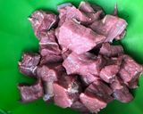 A picture of step 1 of Beef kebabs🍢.