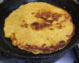 A picture of step 3 of Aloo ka paratha.