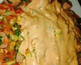 صورة لخطوة 4 من وصفة سلطه بالنقانق والجبنه الكيري والناتشوز (دوريتوس)🥗😋💖