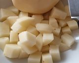 Foto del paso 1 de la receta: Tortilla de papas, calabacín y salmón