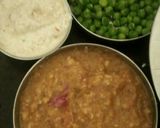 A picture of step 2 of Methi matar malai.