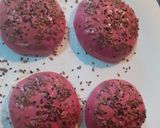 A picture of step 5 of Beetroot buns.