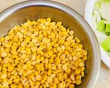 A picture of step 2 of Chana dal lauki.