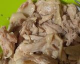 Foto langkah ke 2 dari resep Ayam suwir pedas manis.