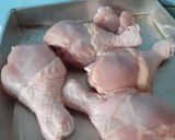 Foto langkah ke 1 dari resep Semur Ayam Bumbu Kunyit.