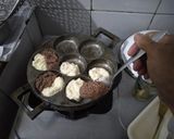 Foto langkah ke 3 dari resep Wingko Coklat Keju.