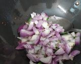 A picture of step 4 of Matar mushroom bharta.