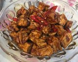 Foto langkah ke 4 dari resep Tahu tumis lada hitam pedas.