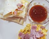 รูปขั้นตอนการทำที่ 9 ของ ตอร์ติญ่า ไส้ไข่คนแฮมชีส
