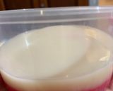 Foto langkah ke 5 dari resep Puding Merah Putih (Strawberry Lychee).