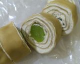 Foto langkah ke 7 dari resep Matcha Crepe Roll Cake.