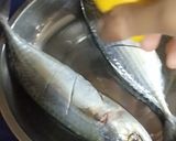 Foto langkah ke 2 dari resep Ikan Kembung Goreng.