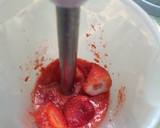 Foto del paso 2 de la receta: Cheesecake de frutillas sin horno 🍓