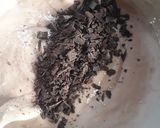 A picture of step 4 of Chocolate dry fruit spongcake.