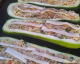 Foto del paso 3 de la receta: Zapallos italianos rellenos (carne de pavo-arroz) 🍀