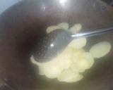 A picture of step 2 of Potato crisps.