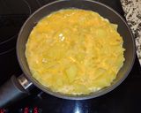 Foto del paso 6 de la receta: Tortilla de patatas con filetes pechugas asadas