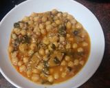 Foto del paso 6 de la receta: Guiso de garbanzos con espinacas y carne de cochino