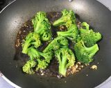 Foto del paso 2 de la receta: Brocmeli (brócoli salsa de soya)