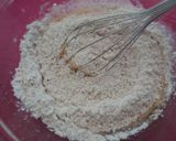 Foto del paso 3 de la receta: Muffins de espelta integral con naranja y chocolate(saludable)