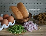 Gambar langkah 1 resipi Roti John.